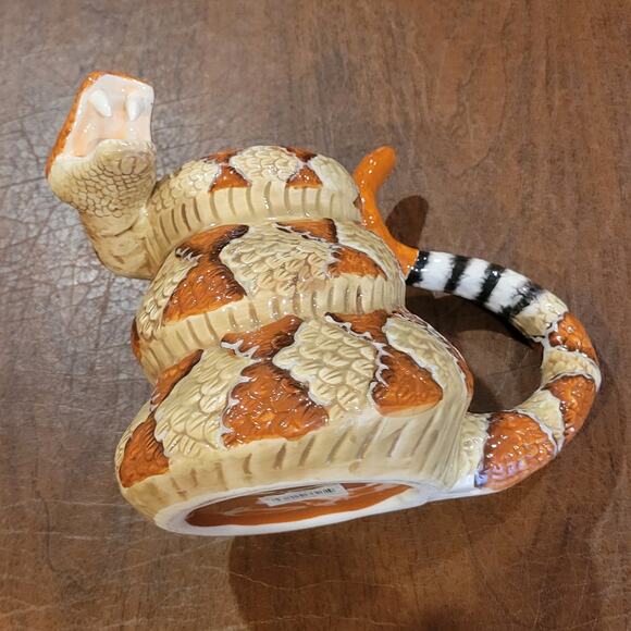 Vintage Coiled Striking Western Diamondback Rattlesnake Coffee Mug - Picture 6 of 9